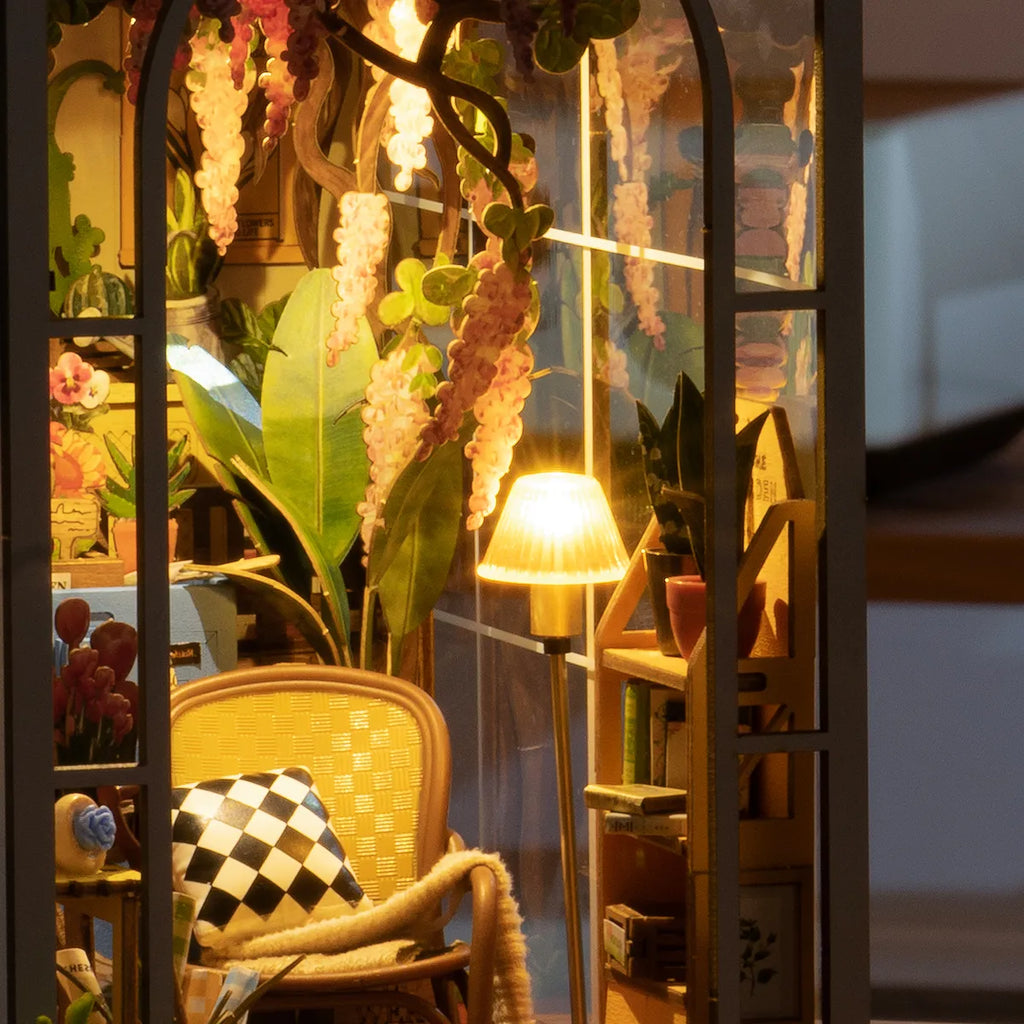 Garden House - Sujeta Libros - Maqueta Rolife