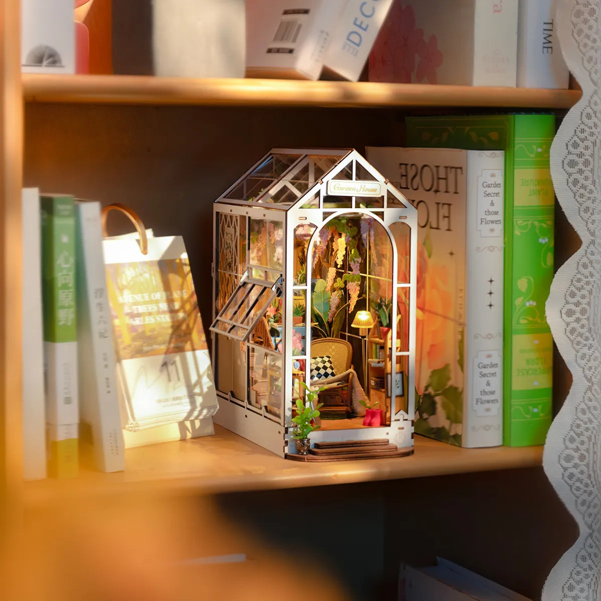 Garden House - Sujeta Libros - Maqueta Rolife