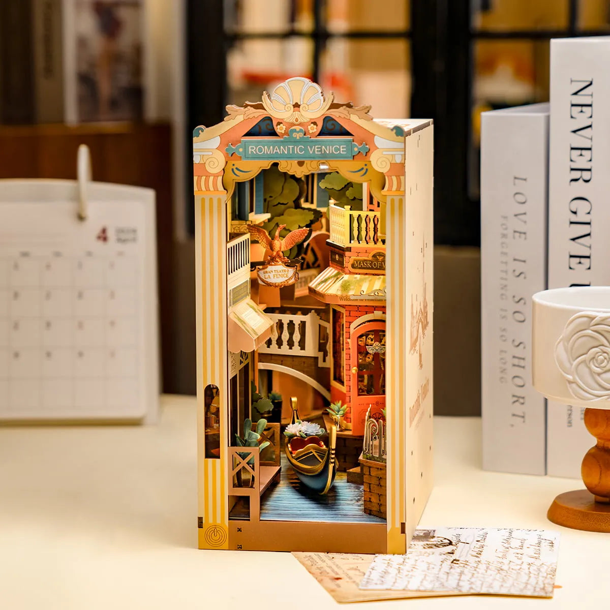 Romantic Venice - Sujeta Libros - Maqueta Rolife