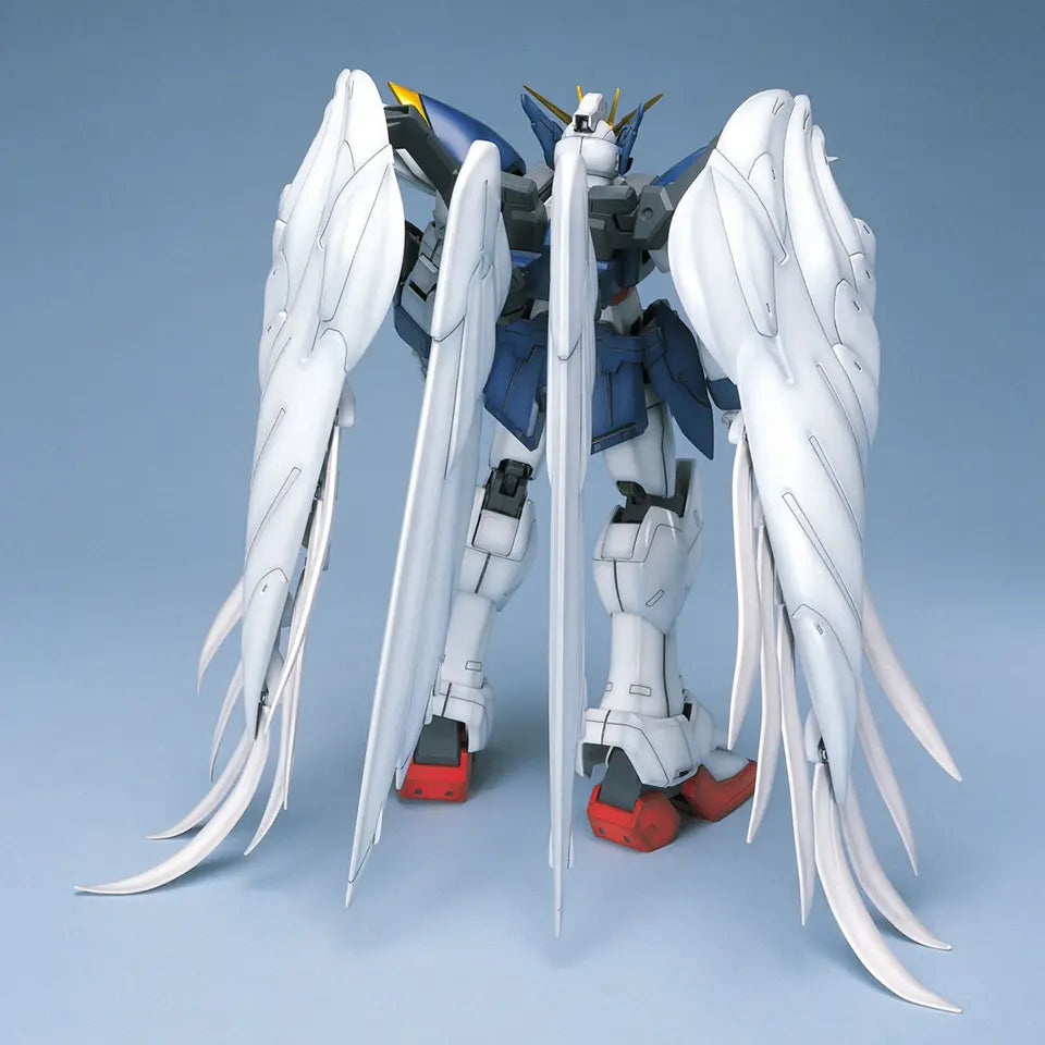 PG 1/60 W-GUNDAM ZERO CUSTOM - Model Kit Articulado - Bandai