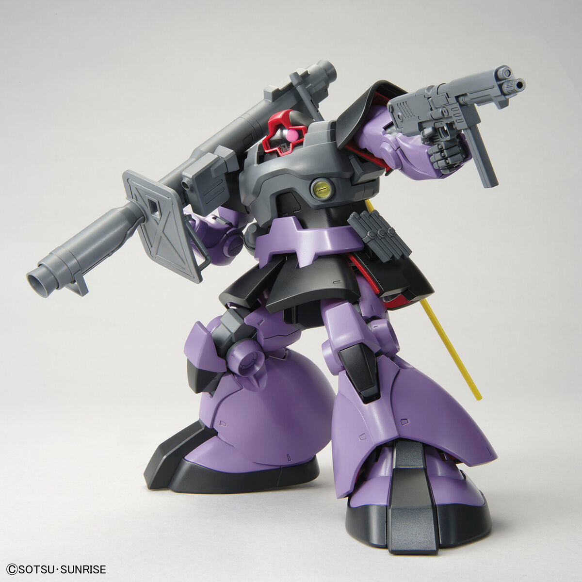 MG 1/100 DOM - Model Kit Articulado - Bandai