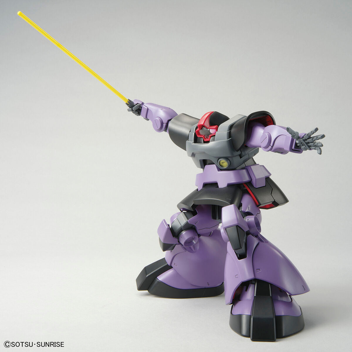 MG 1/100 DOM - Model Kit Articulado - Bandai