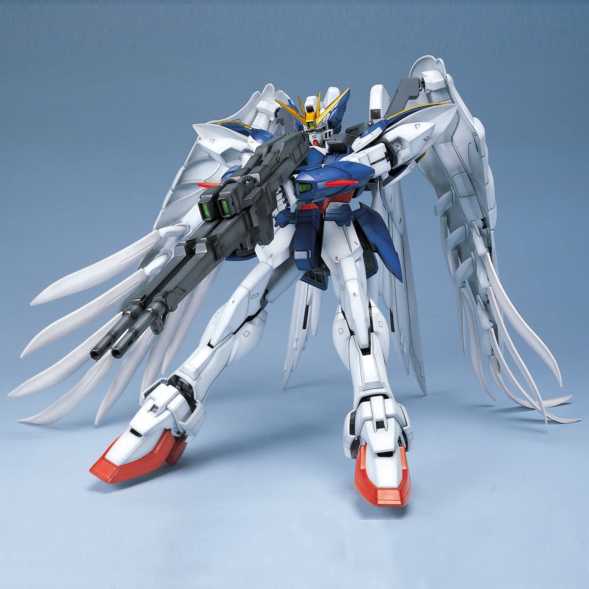 PG 1/60 W-GUNDAM ZERO CUSTOM - Model Kit Articulado - Bandai