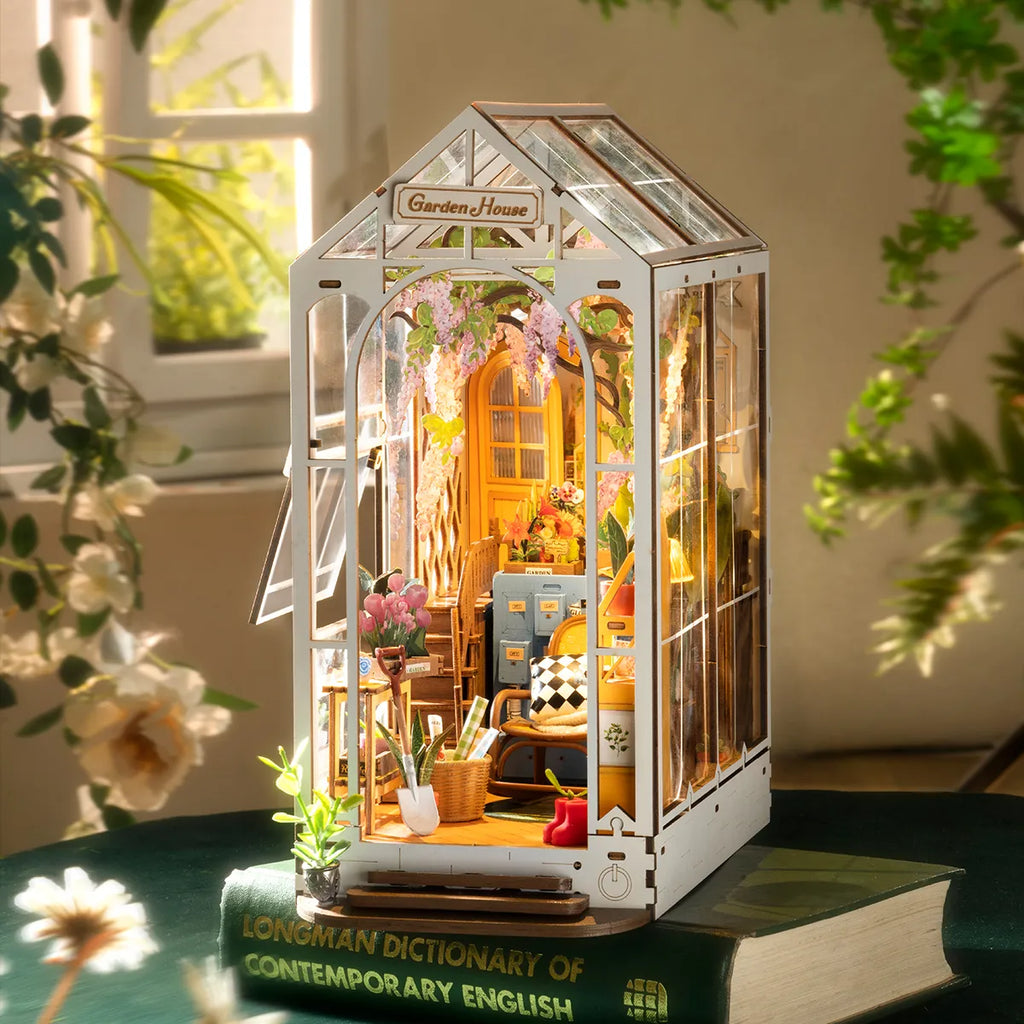 Garden House - Sujeta Libros - Maqueta Rolife