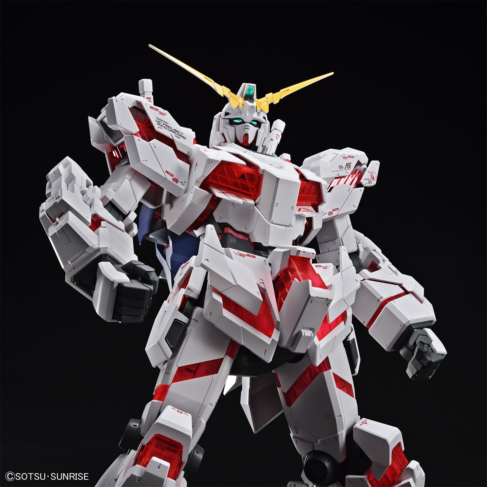 Mega Size 1/48 - UNICORN GUNDAM [DESTROY MODE] - Model Kit Articulado - Bandai