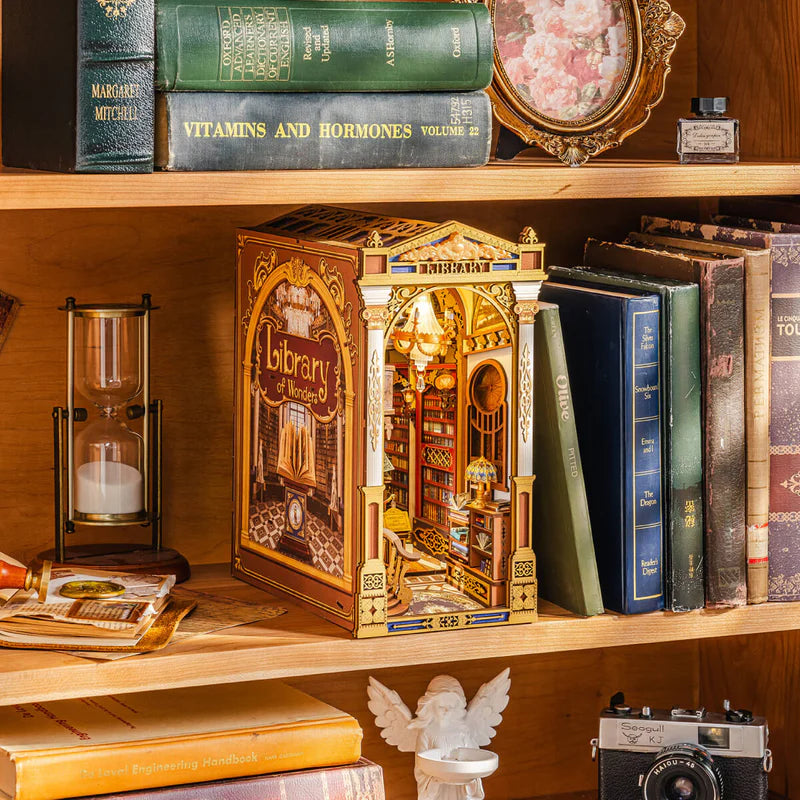 Library of Wonders - Sujeta Libros - Maqueta Rolife