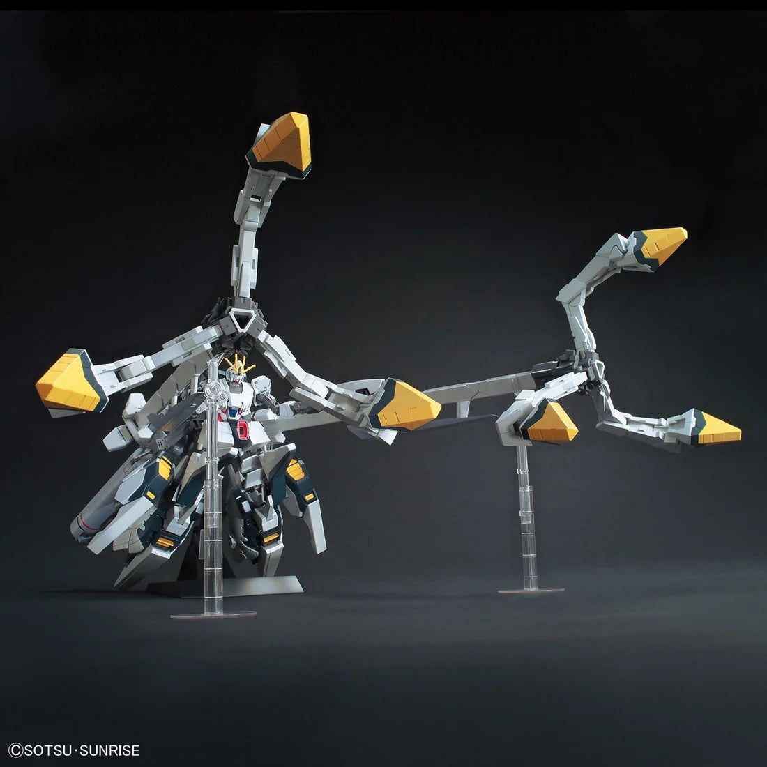 HGUC 1/144 NARRATIVE GUNDAM A-PACKS - Model Kit Articulado - Bandai
