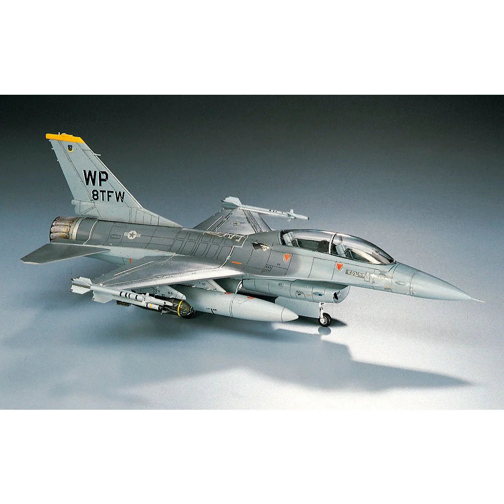 1/72 F-16B PLUS FIGHTING FALCON - Model Kit - HASEGAWA