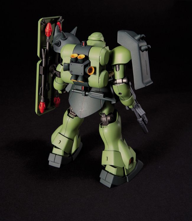 1/144 HGUC GEARA DOGA - Model Kit Articulado - Bandai