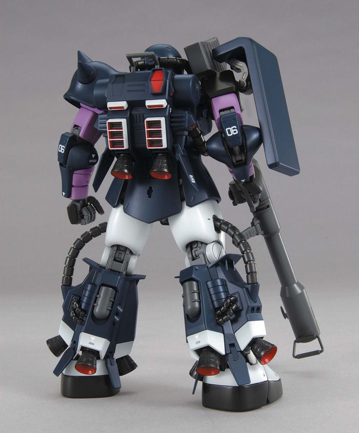 MG 1/100 ZAKU II BLACK TRI STARS VER. 2.0 - Model Kit Articulado - Bandai