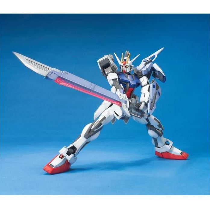 MG 1/100 STRIKE GUNDAM LAUNCHER / SWORD - Model Kit Articulado - Bandai