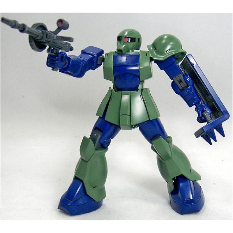 1/144 HGUC ZAKU l - Model Kit Articulado - Bandai