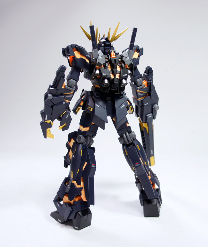 HGUC 1/144 RX-0 Unicorn Gundam 02 Banshee (Destroy Mode) - Model Kit Articulado - Bandai