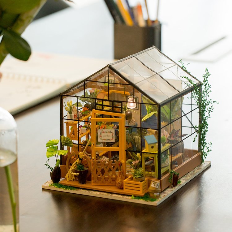 Cathy's Flower House - Maqueta a Escala - Rolife