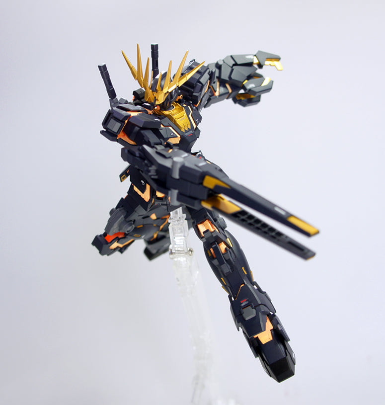 HGUC 1/144 RX-0 Unicorn Gundam 02 Banshee (Destroy Mode) - Model Kit Articulado - Bandai