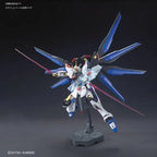HGCE 1/144 ZGMF-X20A STRIKE FREEDOM GUNDAM - Model Kit Articulado - Bandai