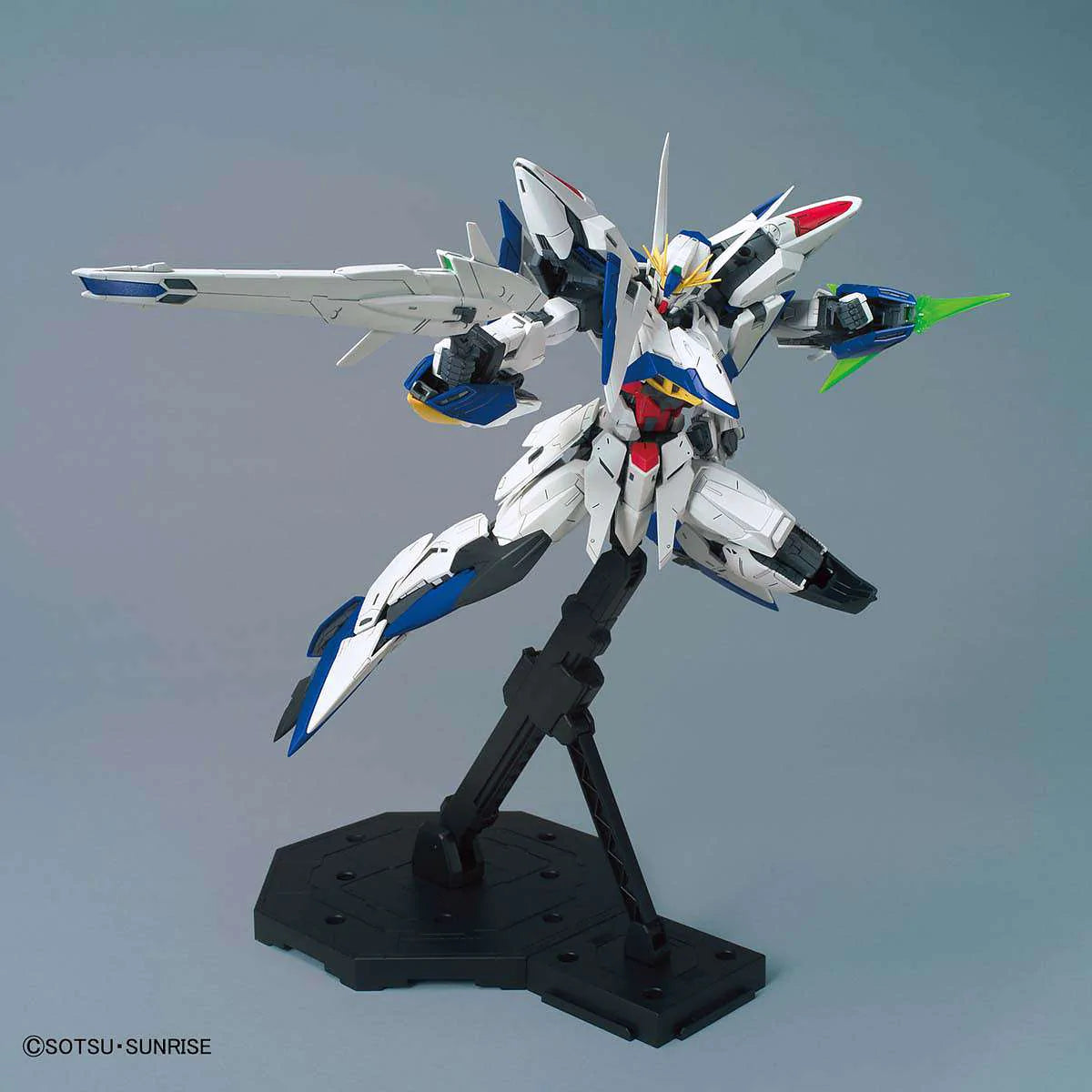 MG 1/100 ECLIPSE GUNDAM - Model Kit Articulado - Bandai
