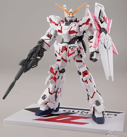 1/144 HGUC RX-0 UNICORN GUNDAM (DESTROY MODE) - Model Kit Articulado - Bandai